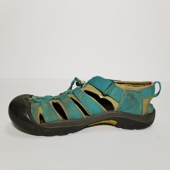KEEN Blue Strappy Bungee Waterproof Sandals - Picture 3 of 8